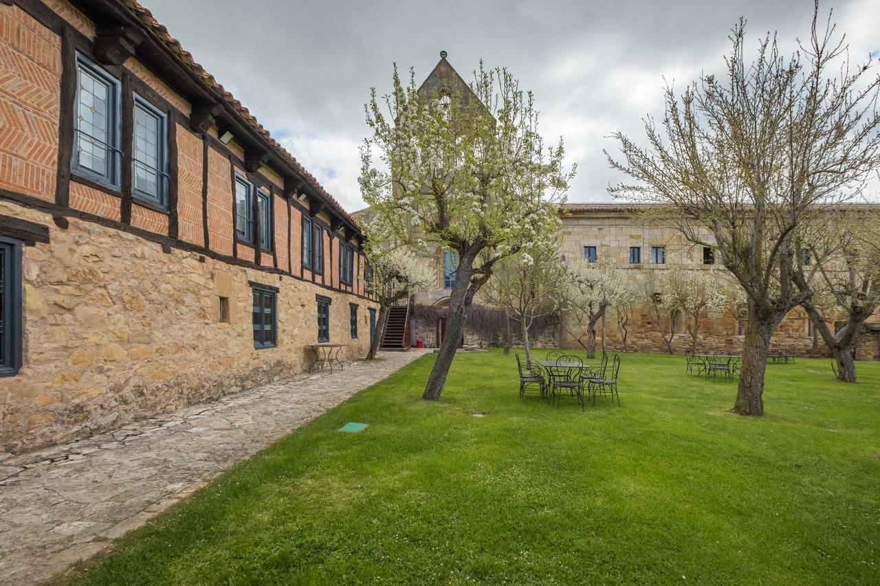 Hotel Posada Santa Maria La Real Aguilar de Campóo Exterior foto