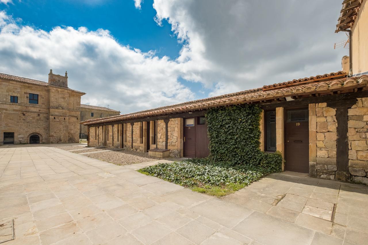 Hotel Posada Santa Maria La Real Aguilar de Campóo Exterior foto